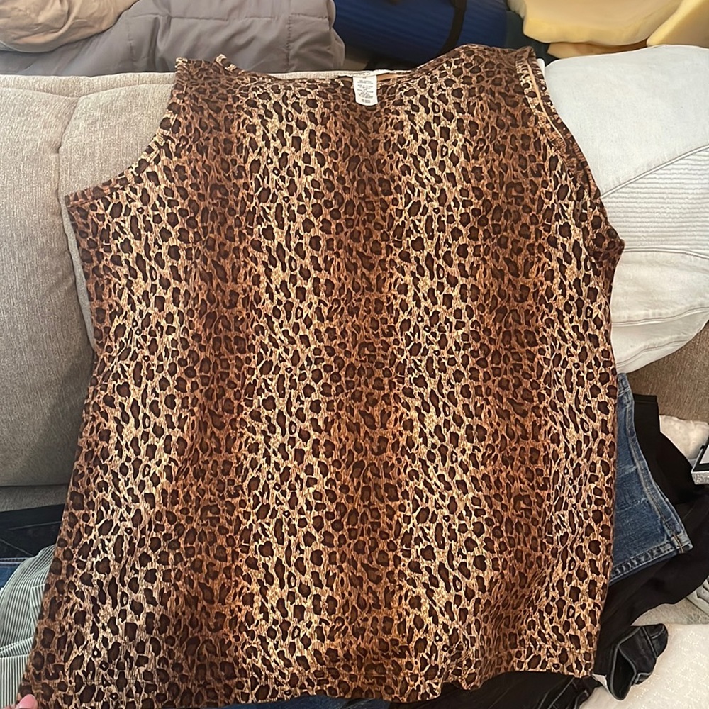 Jones New York sport woman cheetah tank